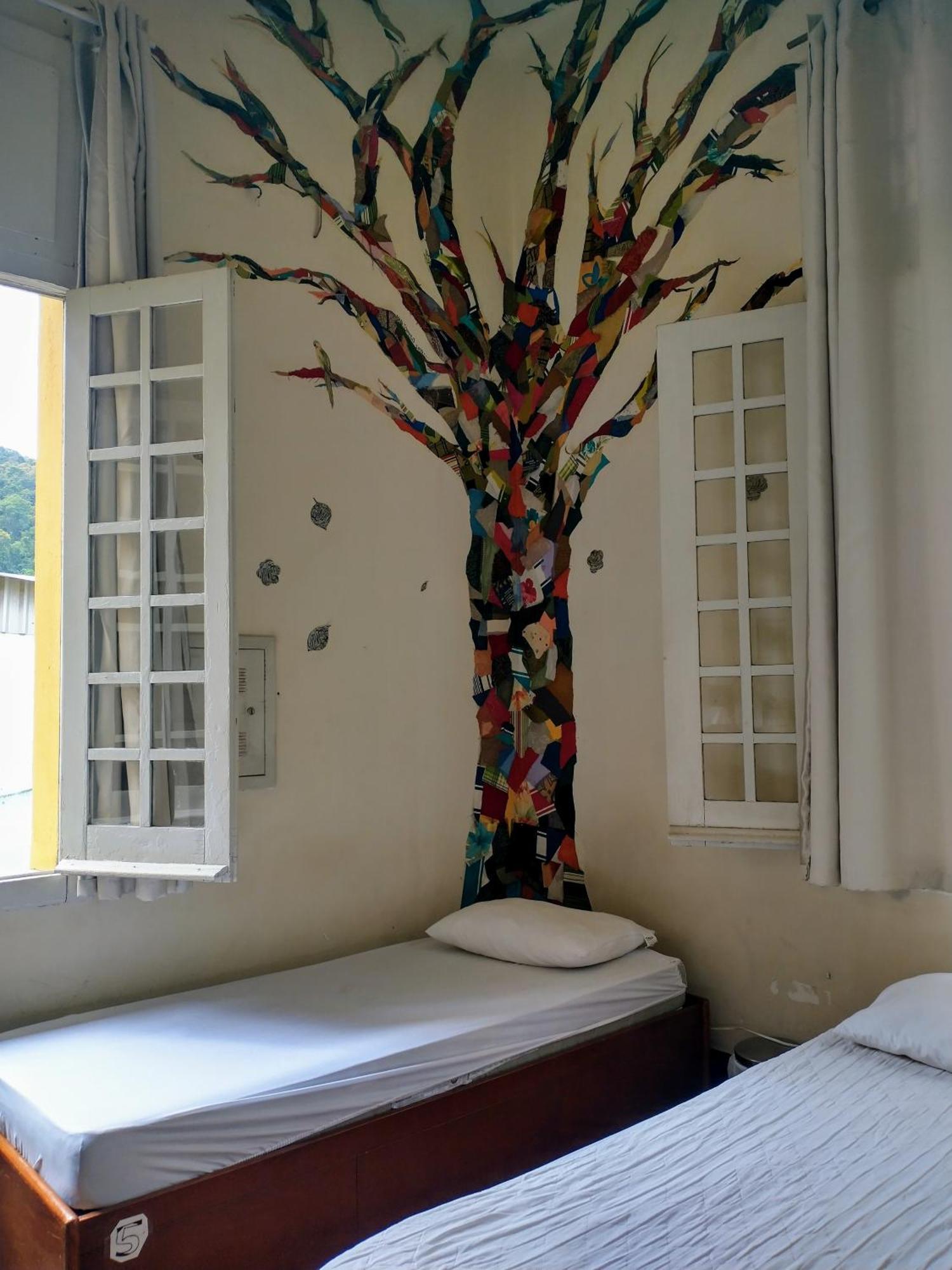 Guanaani Hostel วิตอเรีย ภายนอก รูปภาพ